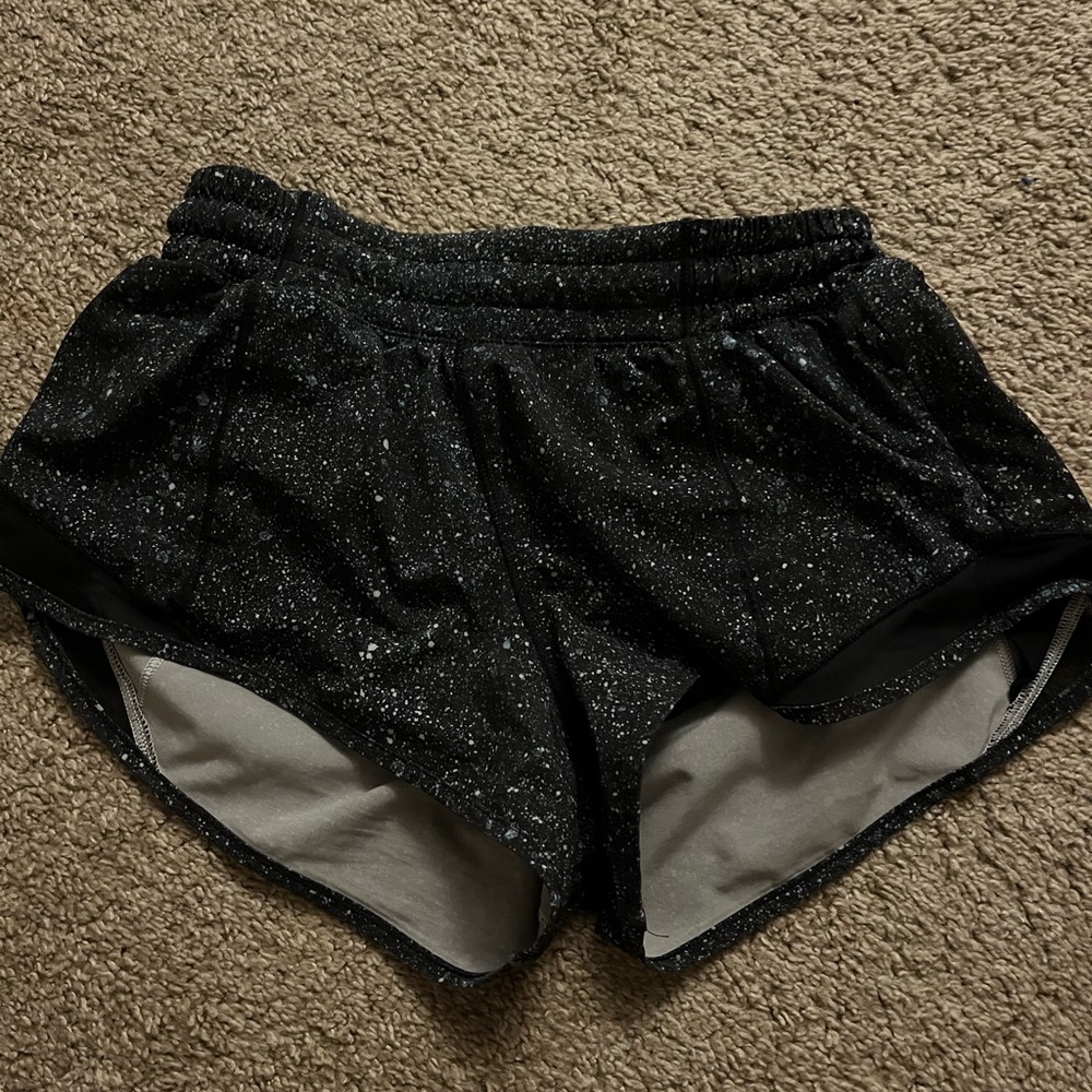 LULULEMON hotty hot shorts!!
